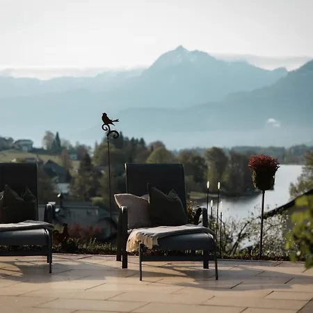 우를라우프 암 디흐틀로프 아파트 *