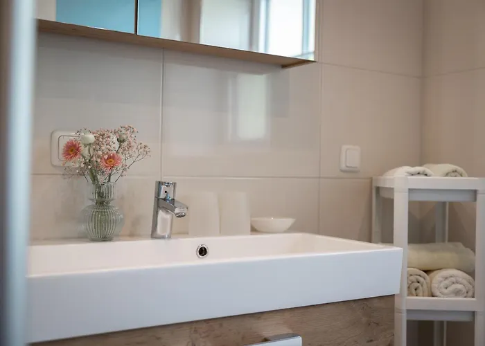 우를라우프 암 디흐틀로프 아파트 *